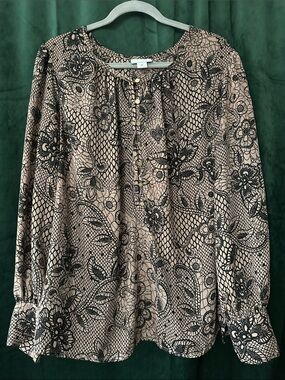 Floral Lace-Print Long-Sleeve Top in Nude/Black